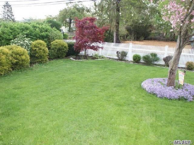 3 of 20 - 19 Mill Lane, Huntington, NY