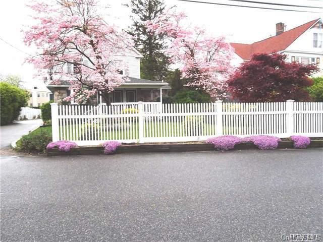 4 of 20 - 19 Mill Lane, Huntington, NY