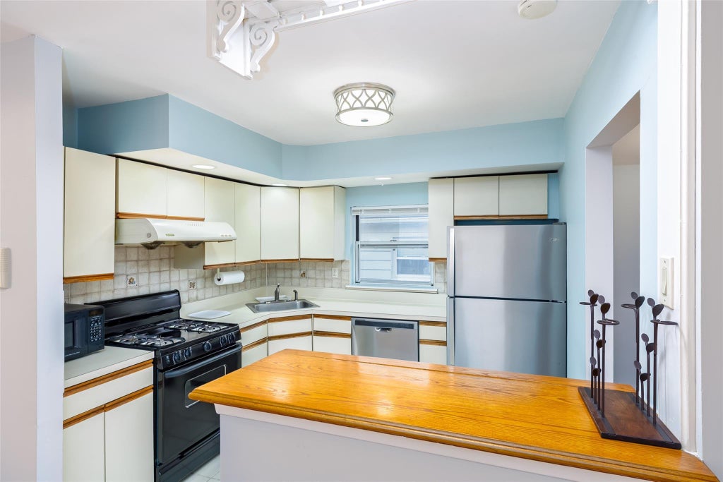 3 of 17 - 219-11 43rd Avenue # 2f, Bayside, NY