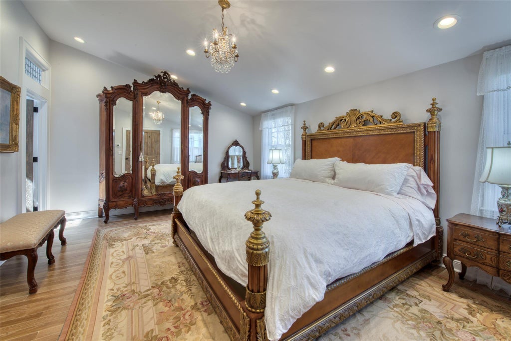 9 of 16 - 12680 Main Road, East Marion, NY