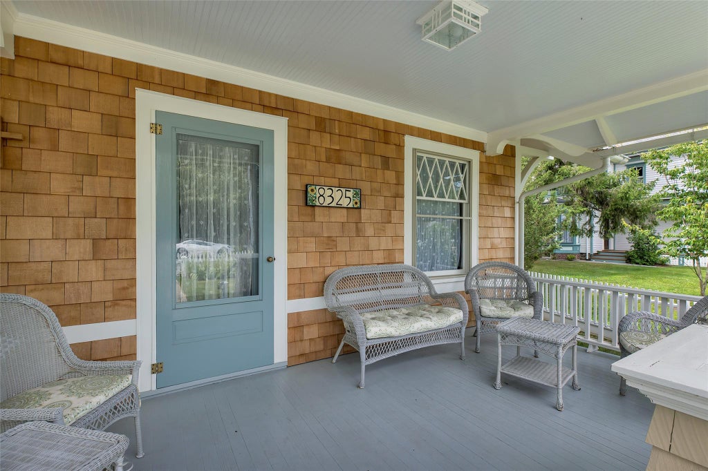 1 of 12 - 8325 Main Road, East Marion, NY