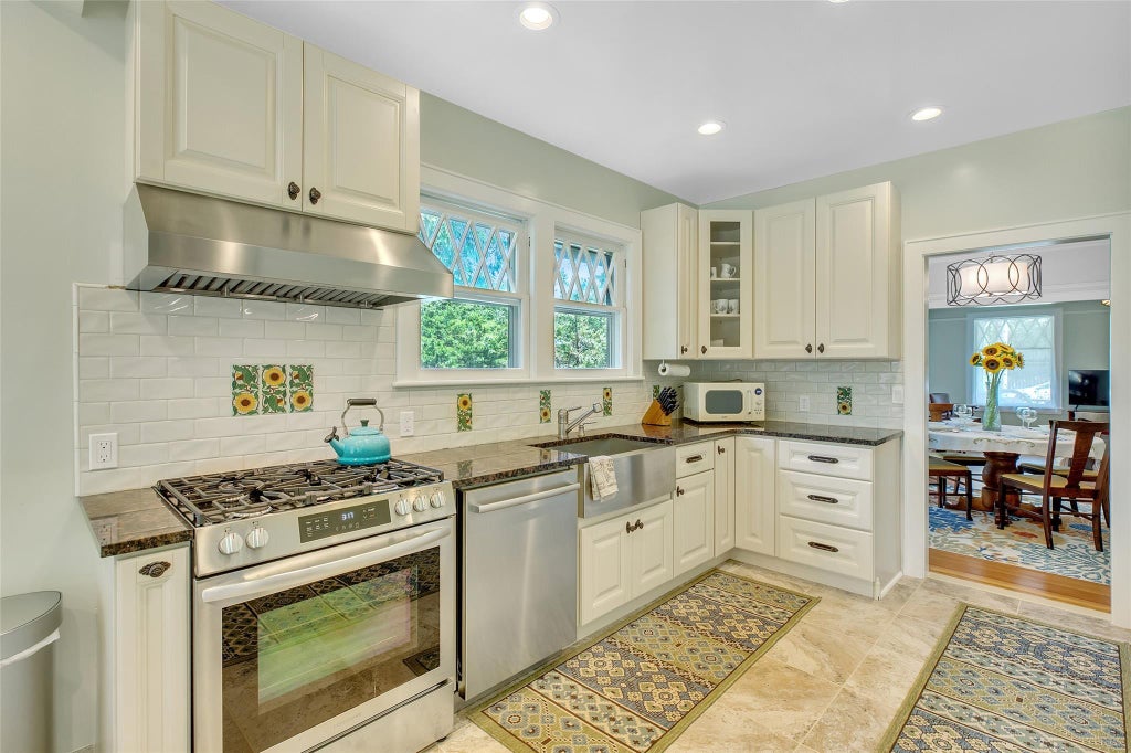 5 of 12 - 8325 Main Road, East Marion, NY