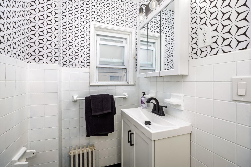 9 of 14 - 23 Pleasant Avenue, Port Washington, NY