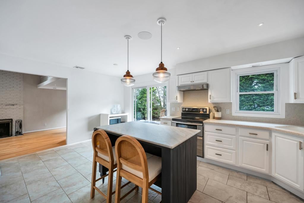 11 of 19 - 8 Lovell Road, Hampton Bays, NY