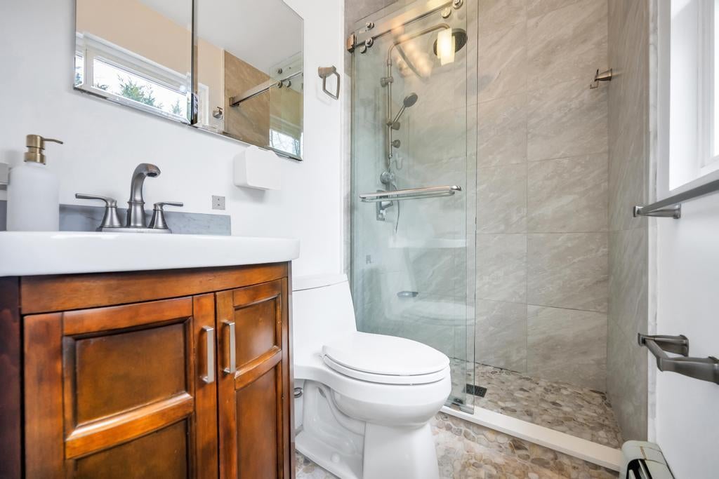 14 of 19 - 8 Lovell Road, Hampton Bays, NY