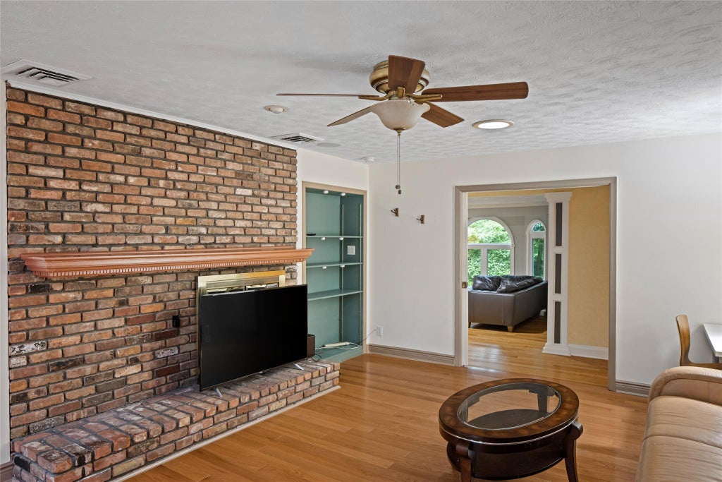 12 of 35 - 2032 Ridge Road, Muttontown, NY