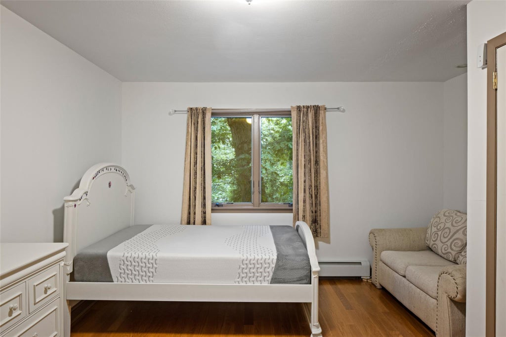 15 of 35 - 2032 Ridge Road, Muttontown, NY