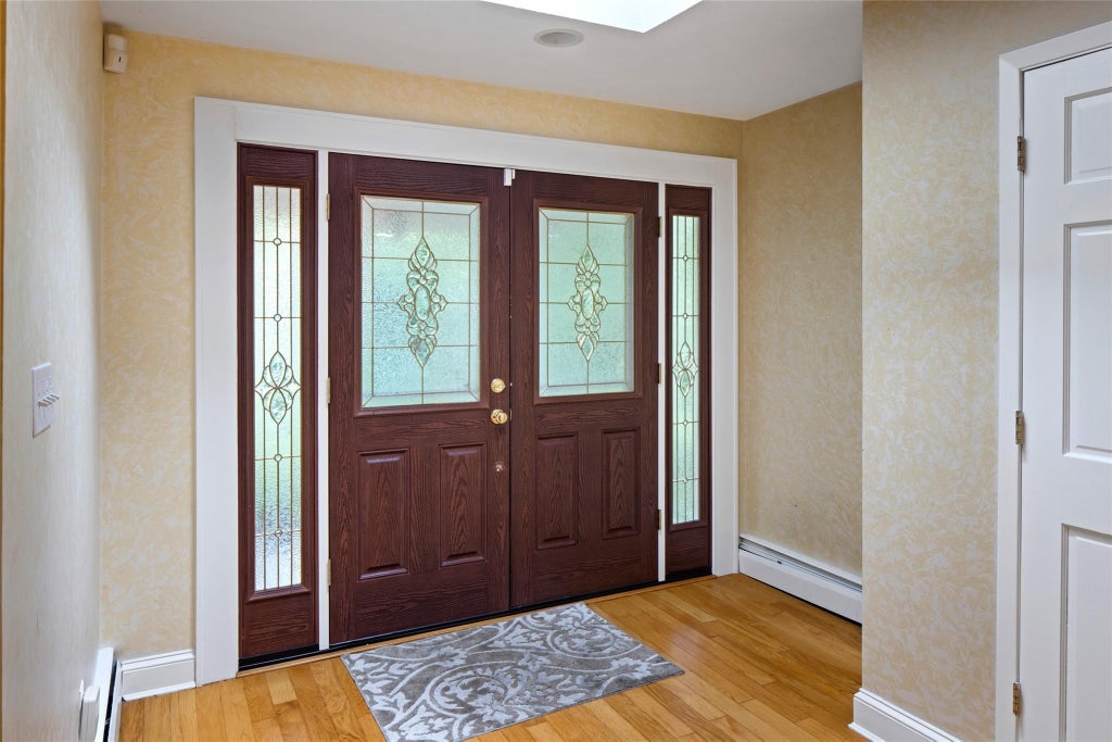 1 of 35 - 2032 Ridge Road, Muttontown, NY