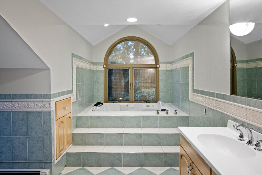 22 of 35 - 2032 Ridge Road, Muttontown, NY