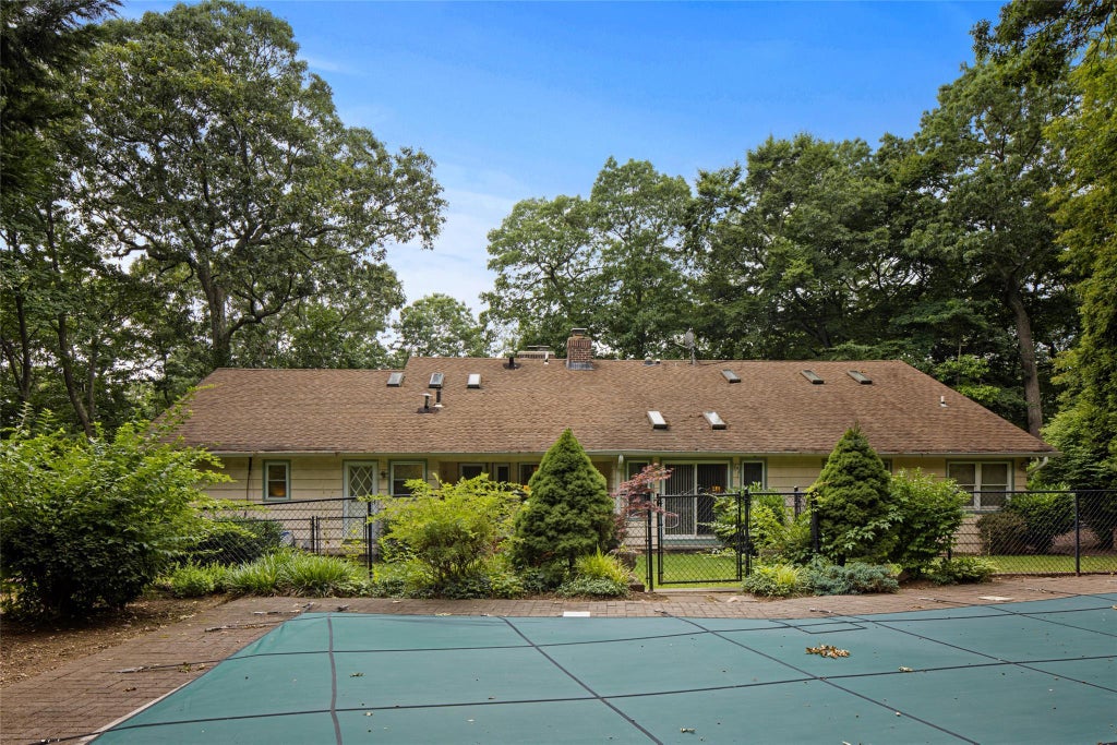 34 of 35 - 2032 Ridge Road, Muttontown, NY