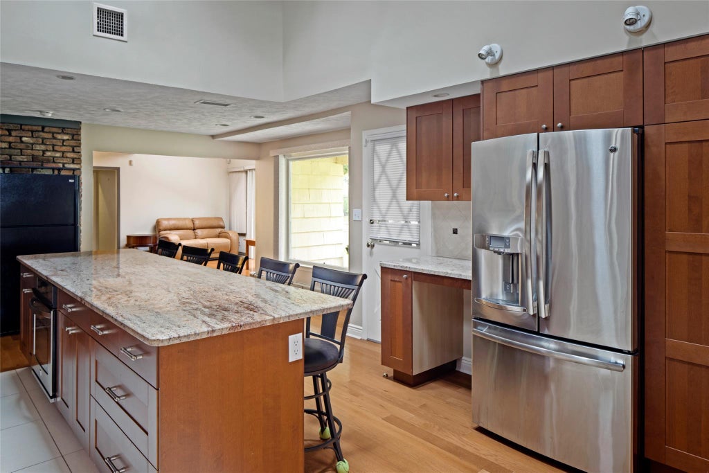 8 of 35 - 2032 Ridge Road, Muttontown, NY