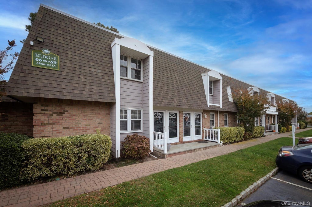 18 Starboard Lane # 9-18, Patchogue
