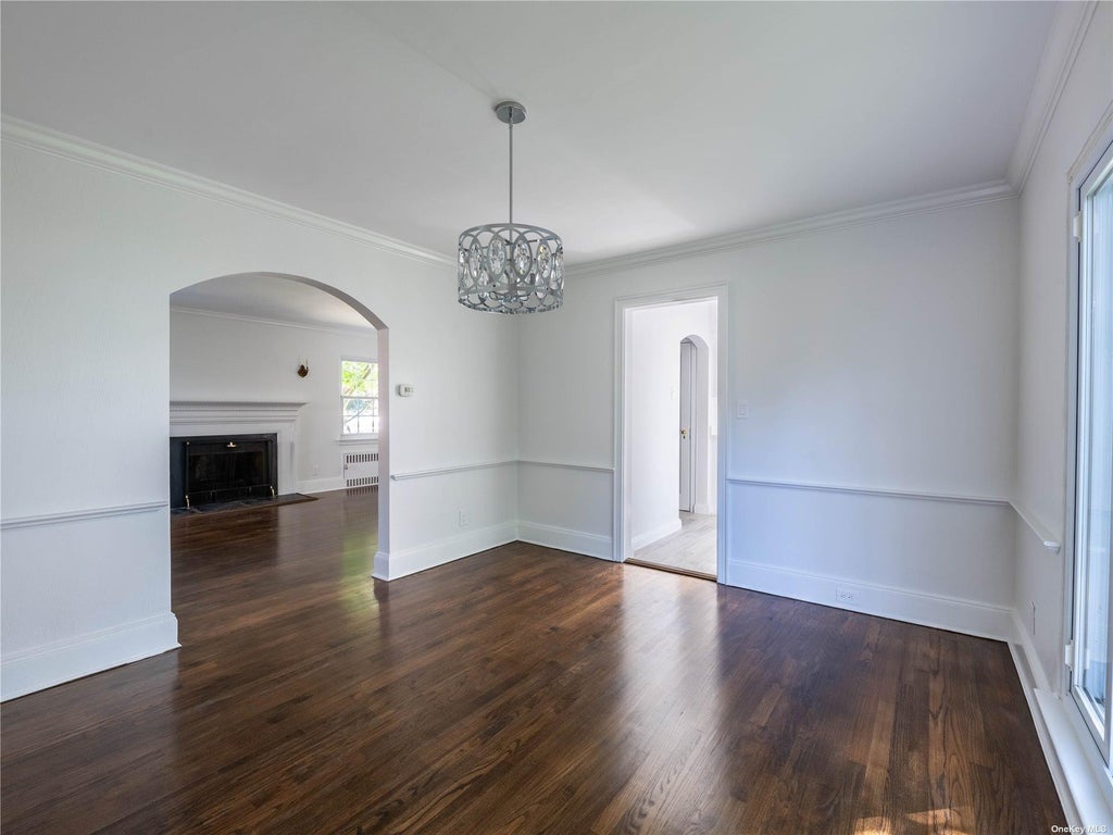 20 of 31 - 109 Chase Road, Manhasset, NY
