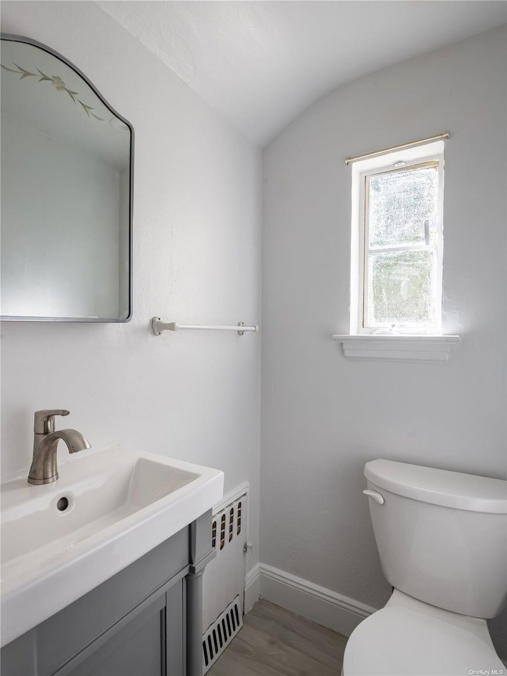 27 of 31 - 109 Chase Road, Manhasset, NY
