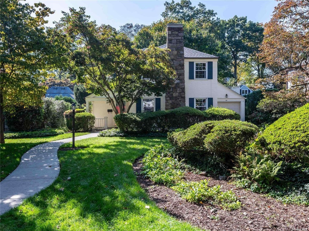 5 of 31 - 109 Chase Road, Manhasset, NY