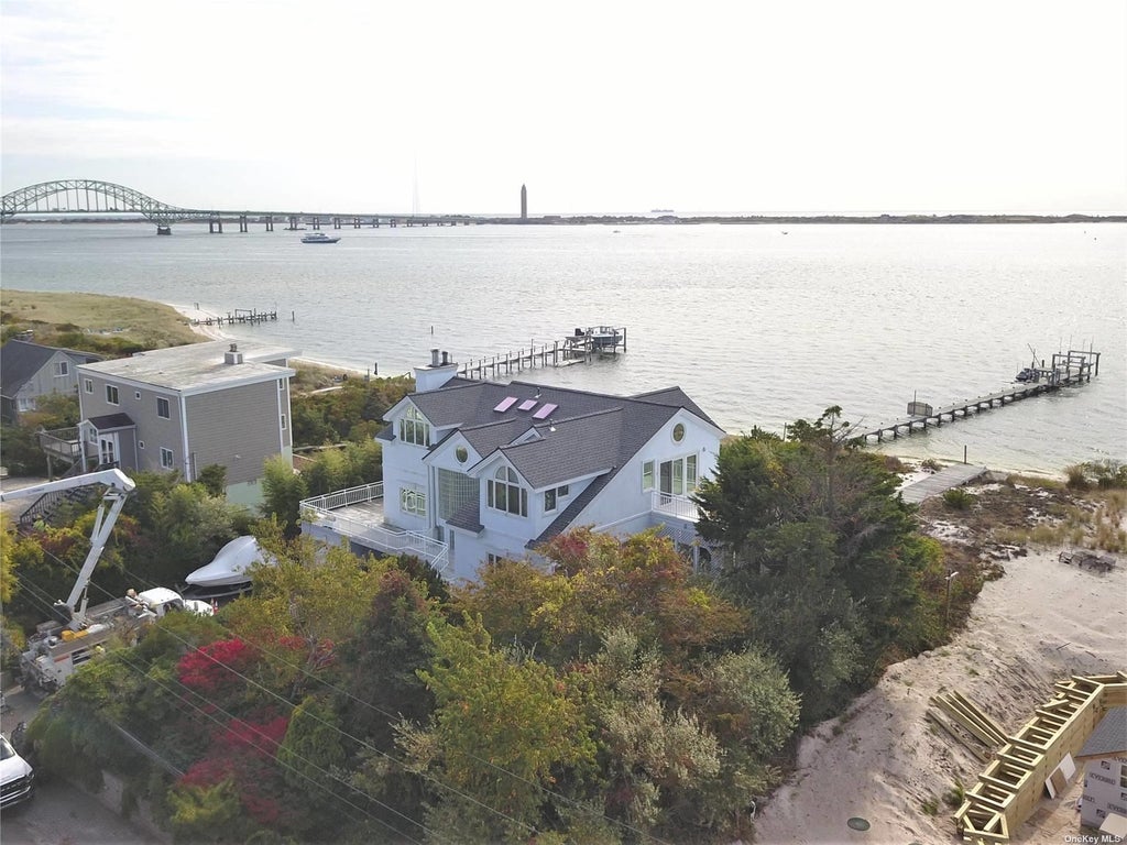 78 Hawser Drive, Oak Beach