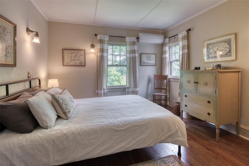 11 of 14 - 30675 Main Road, Orient, NY