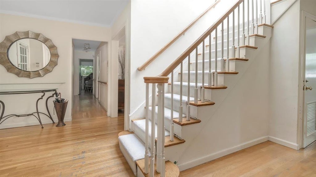 3 of 33 - 17 Hilltop Drive, Great Neck, NY