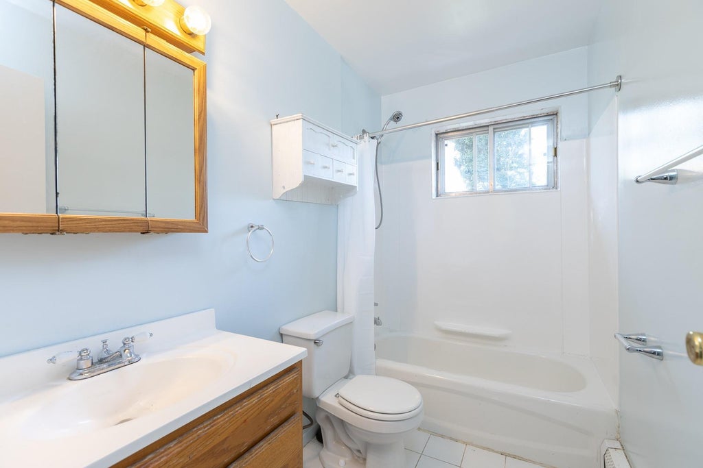 9 of 13 - 52-54 Blydenburg Avenue, Smithtown, NY