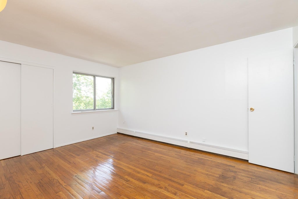 11 of 13 - 52-54 Blydenburg Avenue, Smithtown, NY