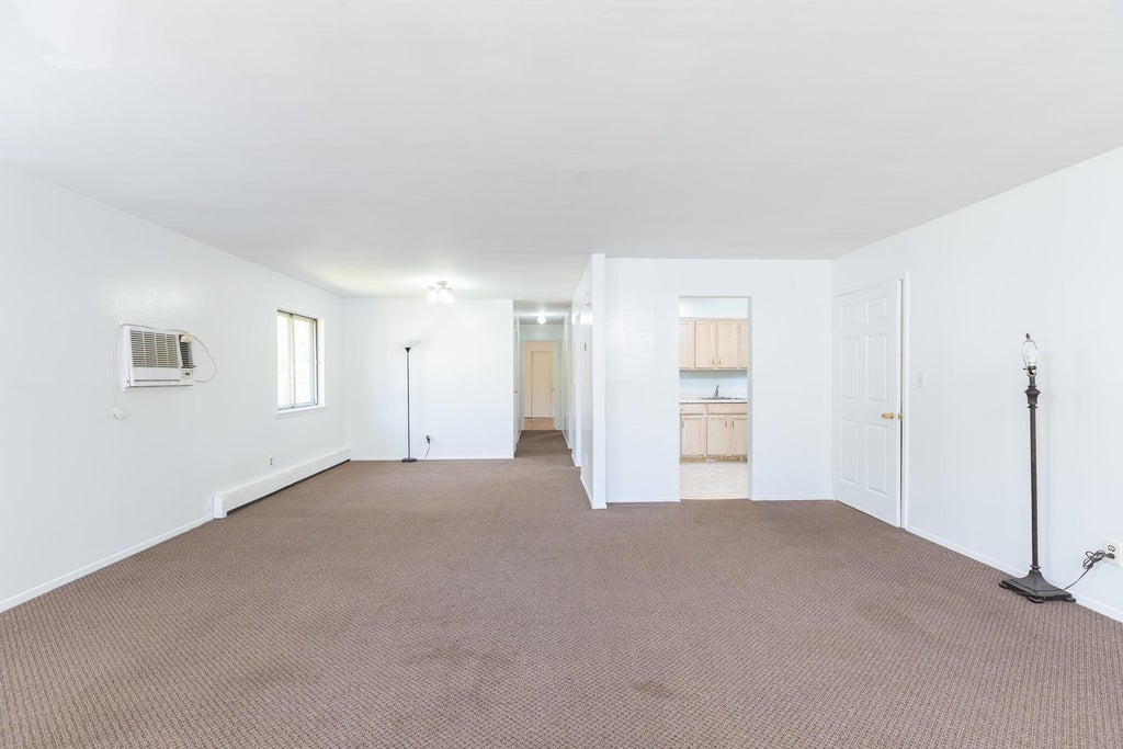 4 of 13 - 52-54 Blydenburg Avenue, Smithtown, NY