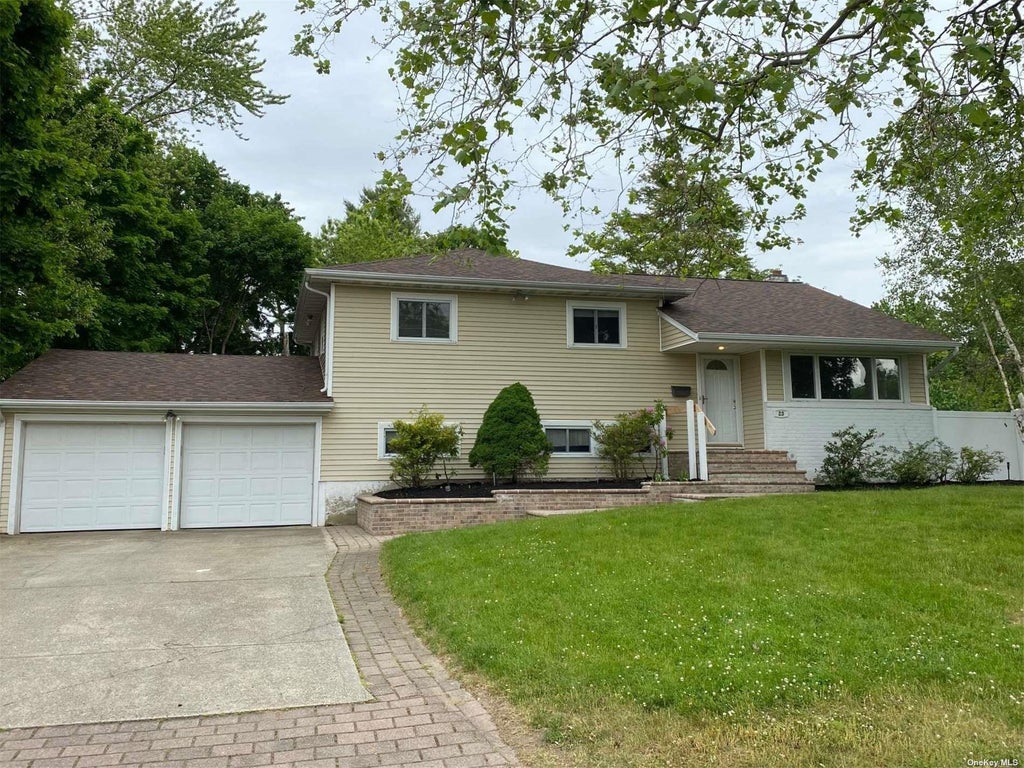 1 of 25 - 23 Duncan Lane, Huntington, NY