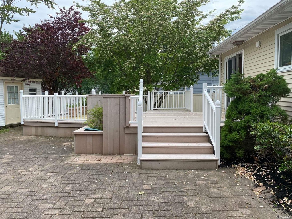22 of 25 - 23 Duncan Lane, Huntington, NY