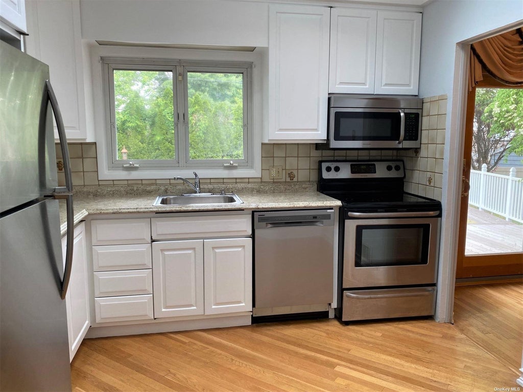 5 of 25 - 23 Duncan Lane, Huntington, NY