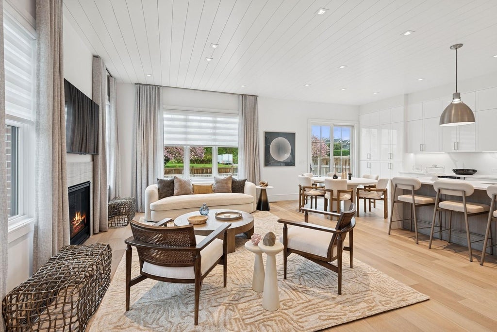 8 Magnolia Drive # 2a, Water Mill