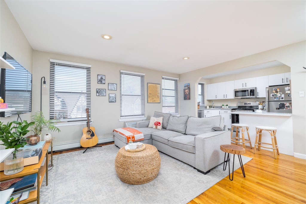 4 of 14 - 1 Jefferson Avenue # K11, Rockville Centre, NY