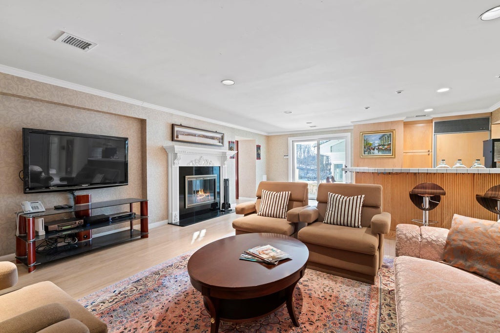 29 of 50 - 19 Mallard Drive, Lloyd Neck, NY