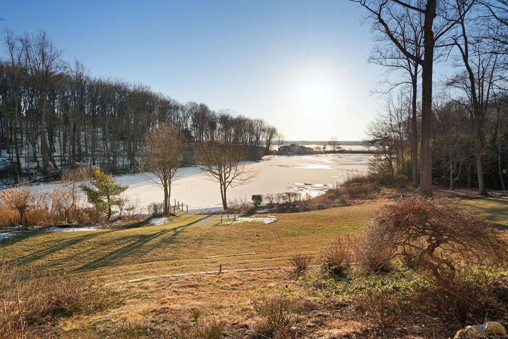42 of 50 - 19 Mallard Drive, Lloyd Neck, NY