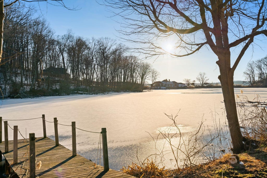 43 of 50 - 19 Mallard Drive, Lloyd Neck, NY