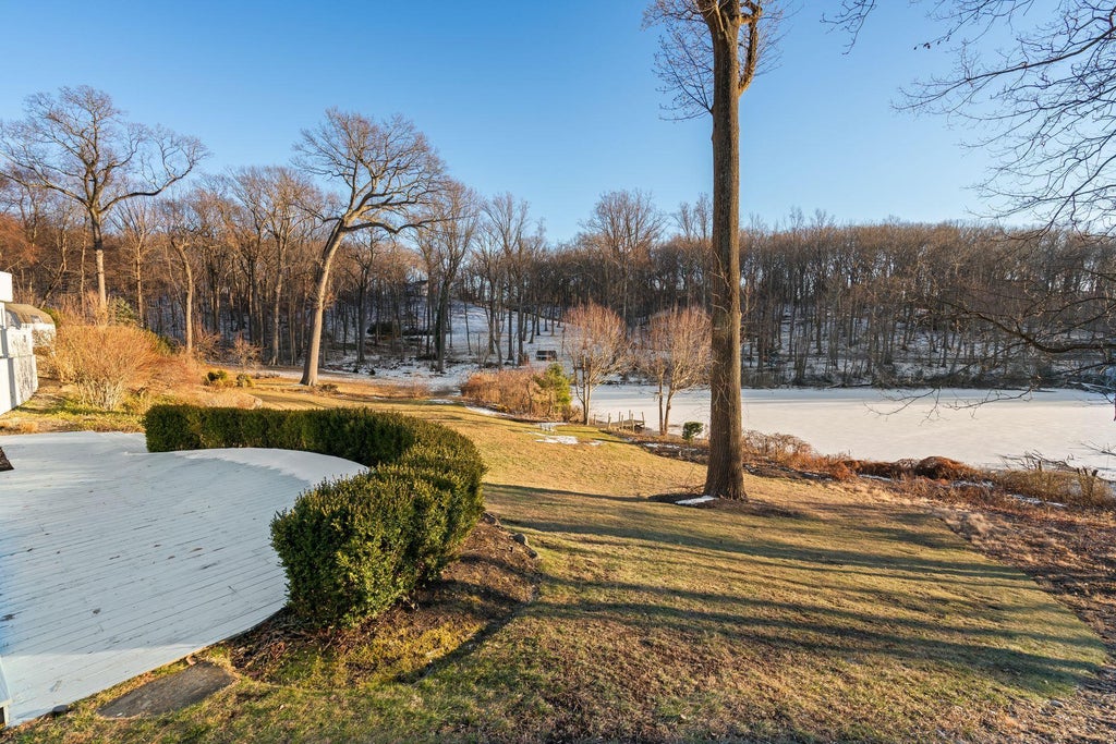 46 of 50 - 19 Mallard Drive, Lloyd Neck, NY