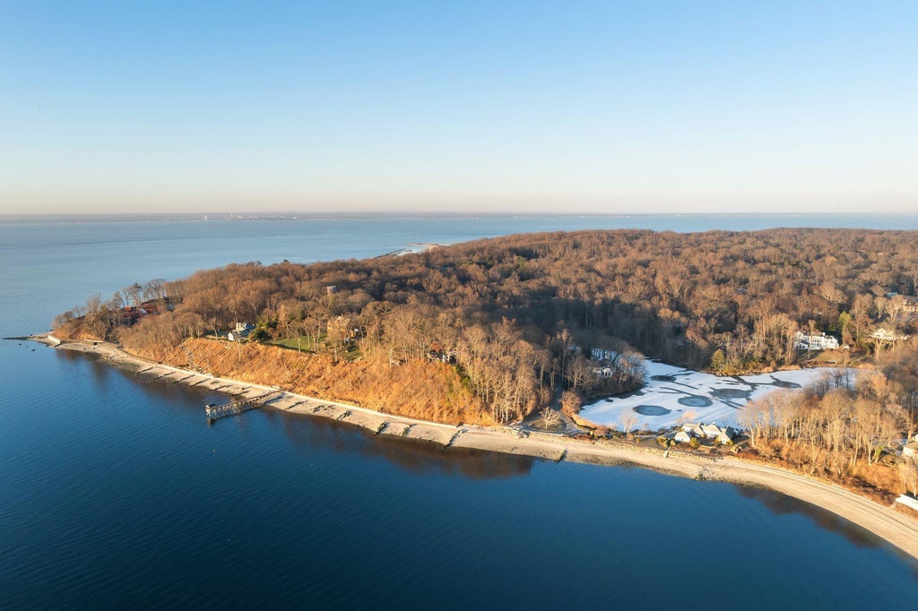 48 of 50 - 19 Mallard Drive, Lloyd Neck, NY
