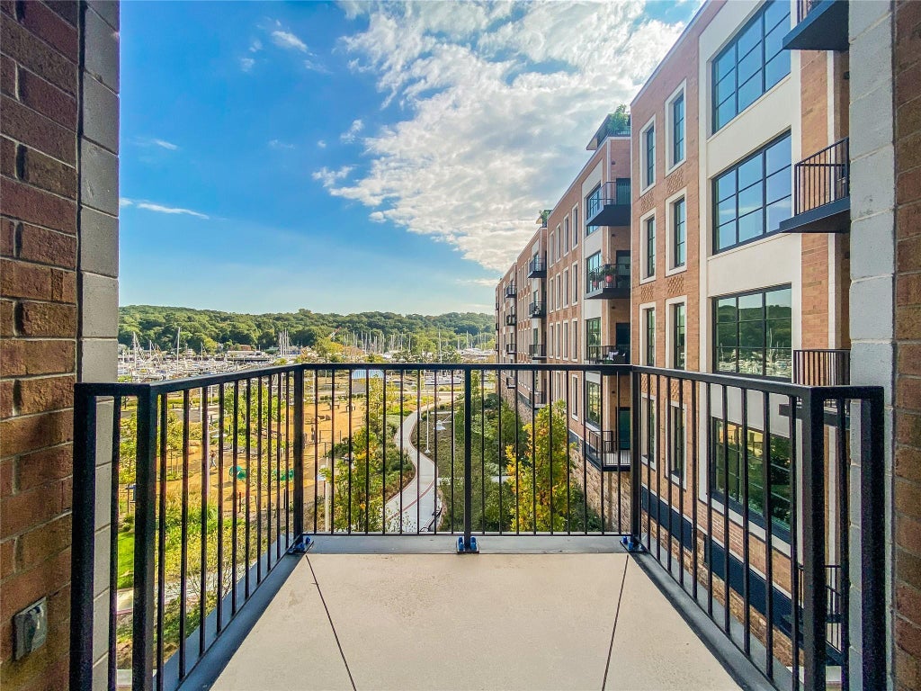 22 of 25 - 100 Garvies Point Road 1141, Glen Cove, NY