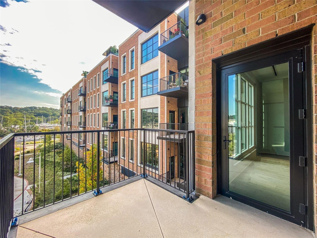 23 of 25 - 100 Garvies Point Road 1141, Glen Cove, NY