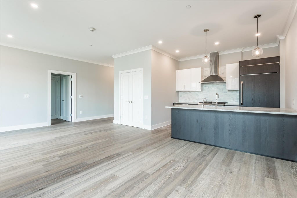 4 of 25 - 100 Garvies Point Road 1141, Glen Cove, NY