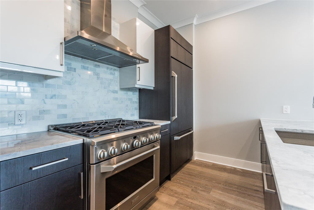 6 of 25 - 100 Garvies Point Road 1141, Glen Cove, NY