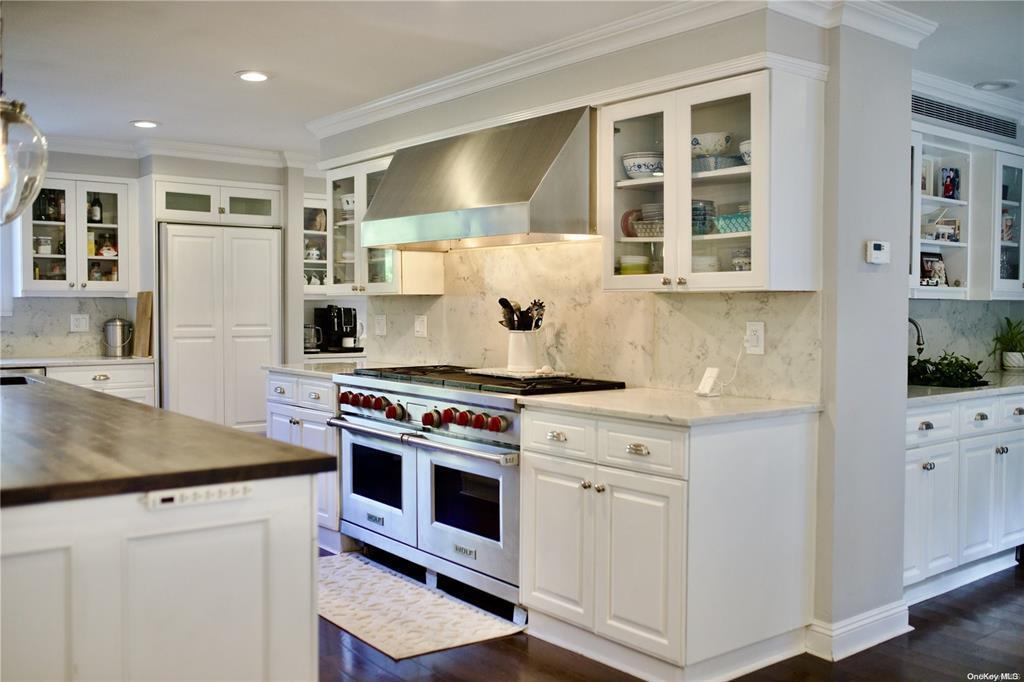 9 of 28 - 6 Frost Mill Road, Mill Neck, NY