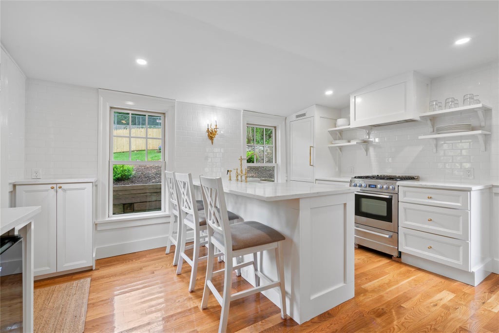 1 of 27 - 152 Main St., Cold Spring Harbor, NY