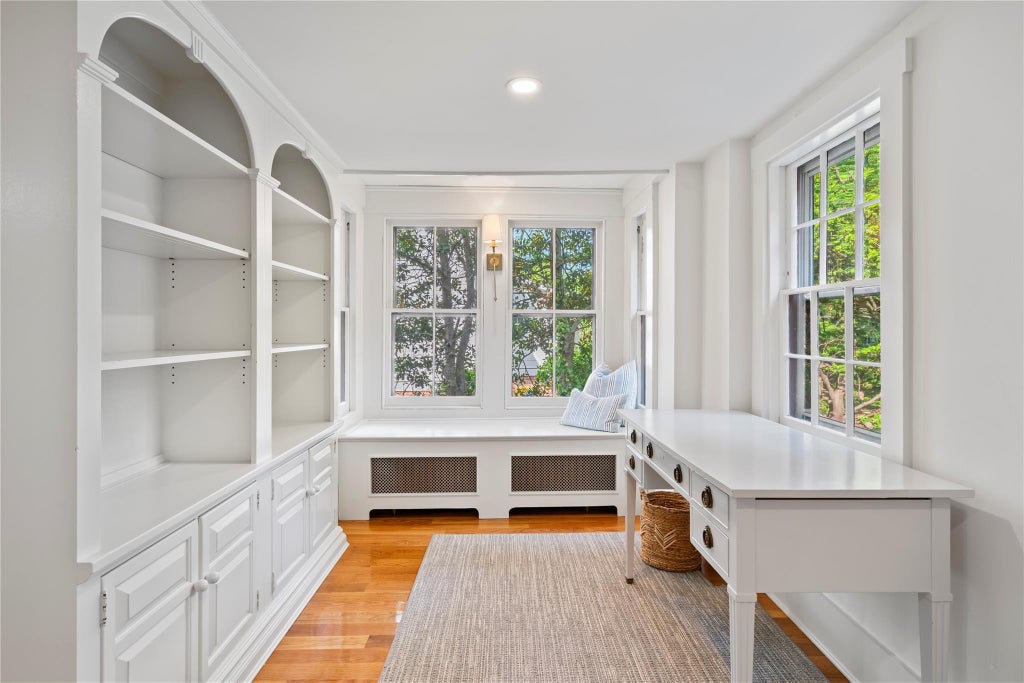 10 of 27 - 152 Main St., Cold Spring Harbor, NY