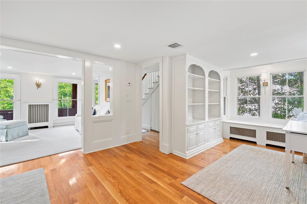 11 of 27 - 152 Main St., Cold Spring Harbor, NY