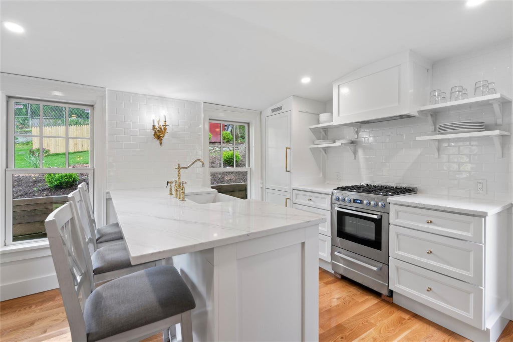 15 of 27 - 152 Main St., Cold Spring Harbor, NY
