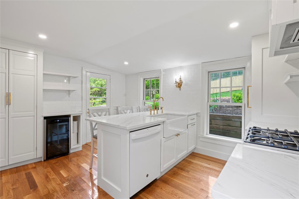 16 of 27 - 152 Main St., Cold Spring Harbor, NY