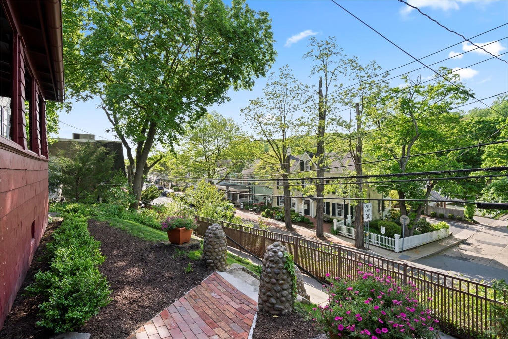 1 of 27 - 152 Main St., Cold Spring Harbor, NY