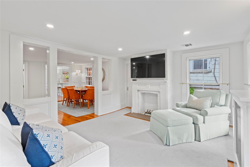 7 of 27 - 152 Main St., Cold Spring Harbor, NY