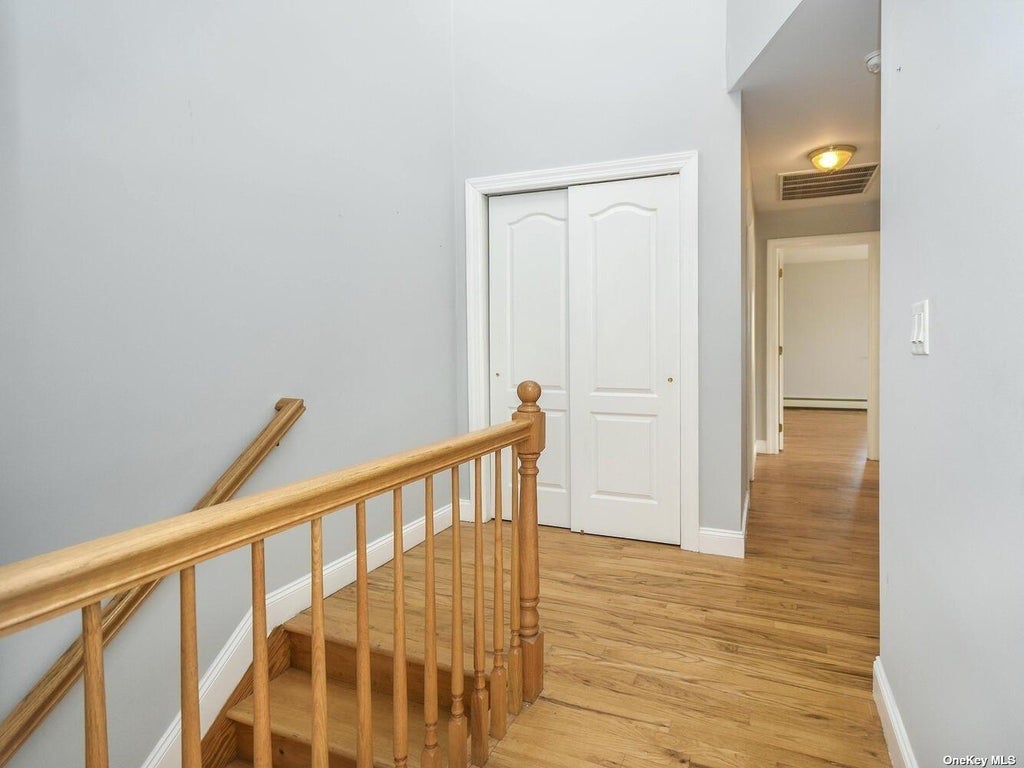 10 of 32 - 48b Marwood Road, Port Washington, NY
