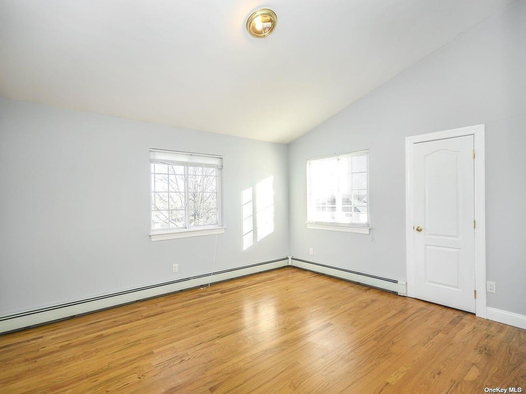 19 of 32 - 48b Marwood Road, Port Washington, NY