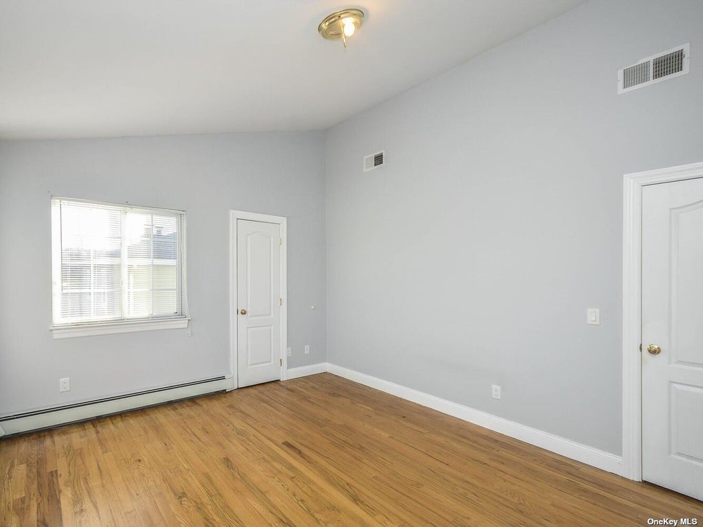 20 of 32 - 48b Marwood Road, Port Washington, NY
